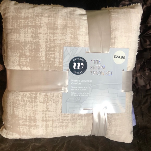 🎁 ❤️Cozy Mink plush Sherpa throw set with pillow - Picture 3 of 5